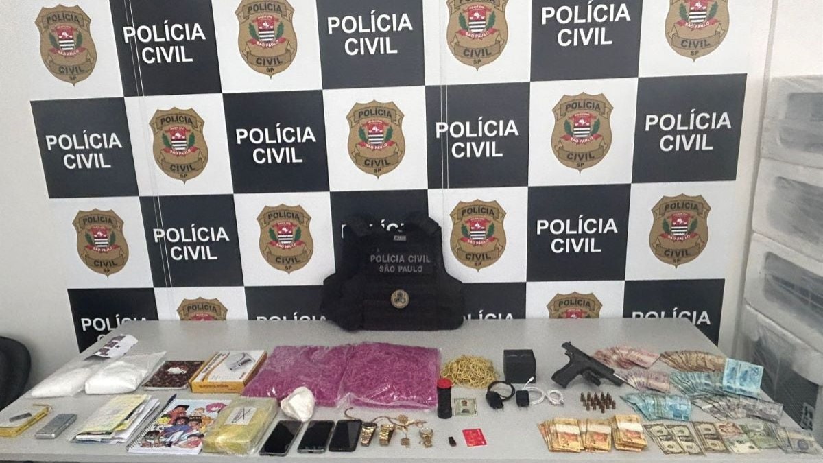 Parte do material apreendido durante a operação