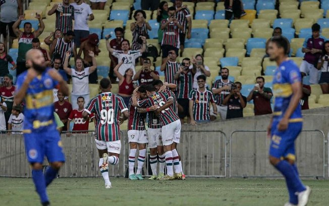 Fluminense vence o Sampaio Corrêa no Maracanã