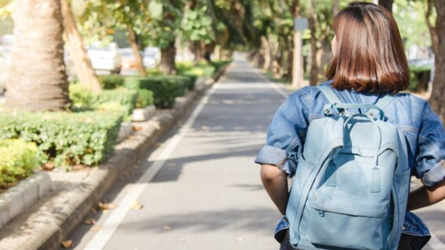 Confira mochilas estilosas, práticas e acessíveis para enfrentar a volta às aulas
