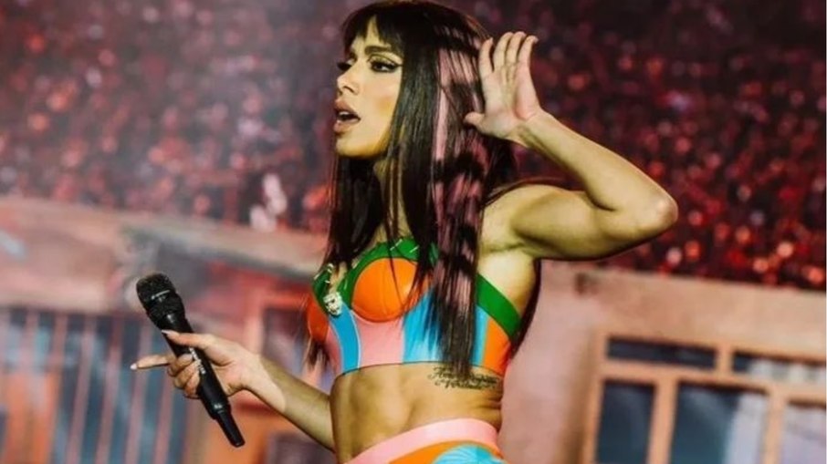 Anitta durante apresentação no o Rock in Rio Lisboa 2022