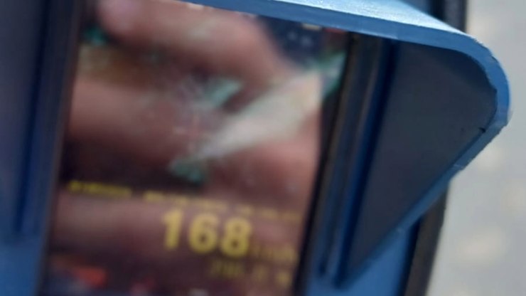 Carro a 168 km/h é flagrado na Rota dos Romeiros, na Via Dutra