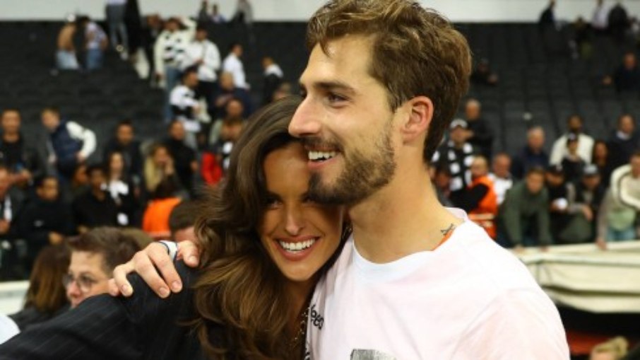 Kevin Trapp é namorado de Izabel Goulart