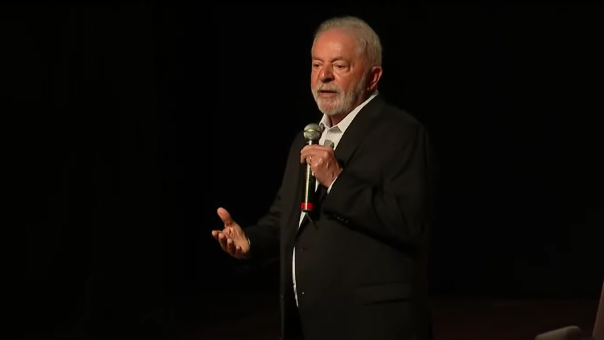 Presidente eleito, Luiz Inácio Lula da Silva (PT), em discurso 