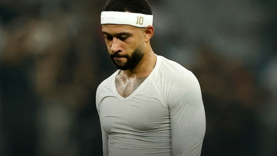 Memphis é excluído da Holanda em meio a drama no Corinthians