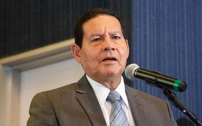 Vice-presidente Hamilton Mourão defendeu postura do governo em relação a aproximação com partidos do centrão