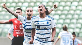 Cruzeiro%20goleia%20Am%C3%A9rica%20e%20se%20aproxima%20do%20t%C3%ADtulo%20Mineiro