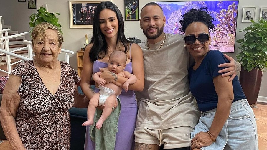 Neymar e Bruna Biancardi aparecem juntos em foto de família após rompimento
