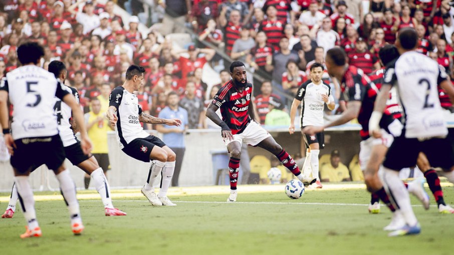 Corinthians sofreu com falhas defensivas e de armação Corinthians sofreu com falhas defensivas e de armação