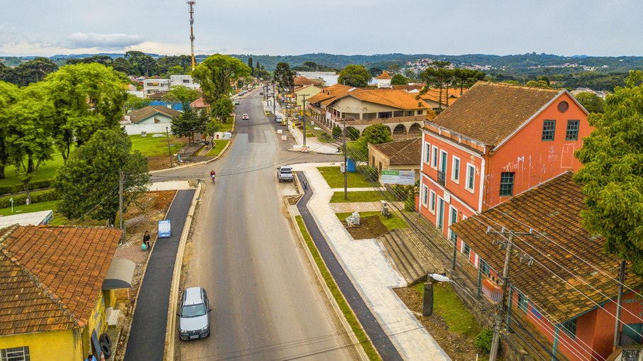 Bairro Santa Felicidade, avenida Manoel Ribas