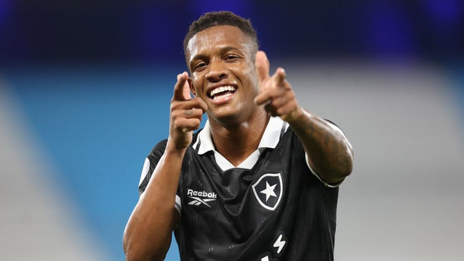Botafogo vence Racing fora de casa com gol no apagar das luzes
