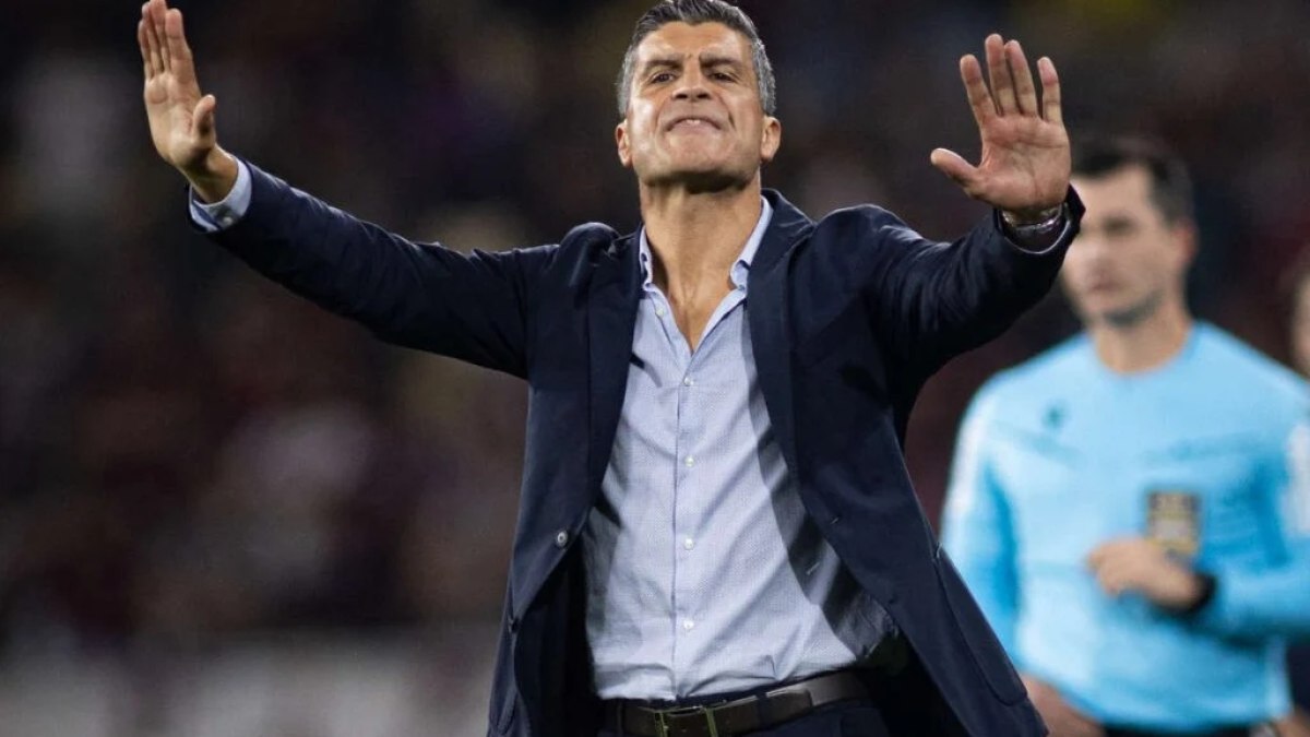 Pedro Emanuel: falta de eficácia do Vasco é "preocupante" após 3 jogos sem gols