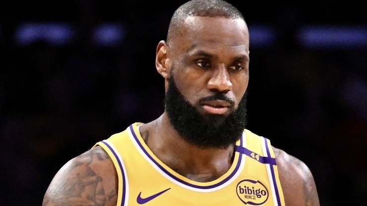 Aposentadoria%3F%20LeBron%20v%C3%AA%20futuro%20incerto%20ap%C3%B3s%20queda%20dos%20Lakers