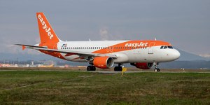 Avião precisa pousar após passageiro passar mal