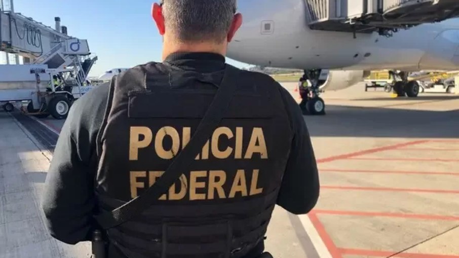 100 policiais federais estão envolvidos na operação