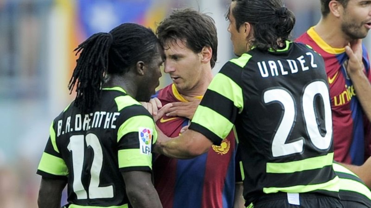 Messi e Roystons se desentendendo há anos atrás Messi e Roystons se desentendendo há anos atrás