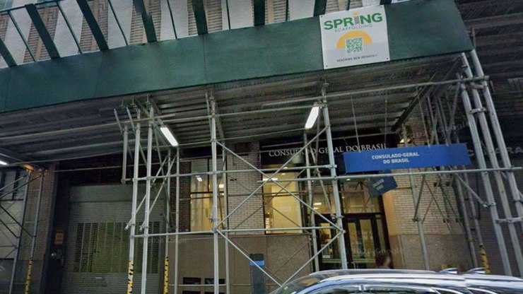 Consulado do Brasil em NY fecha por risco de prédio vizinho cair