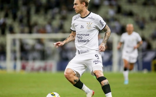 Gol de Róger Guedes é o primeiro de jogadores do Corinthians em seis jogos, mas não evita derrota