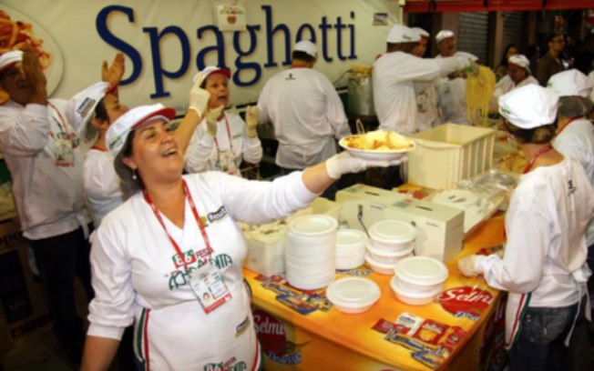 Festa da Achiropita: uma explosão cultura e comida italiana
