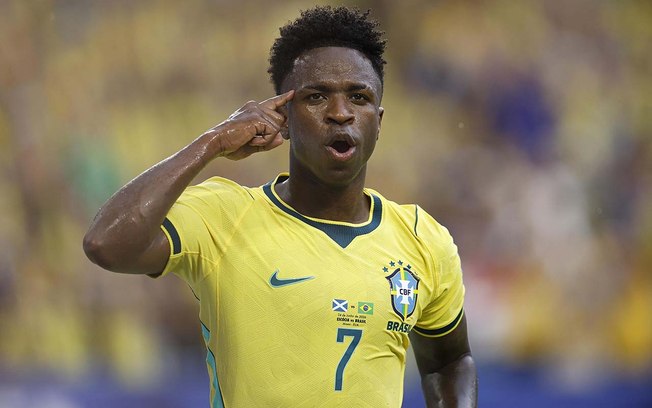 Raphinha já usou a camisa 10 na Seleção