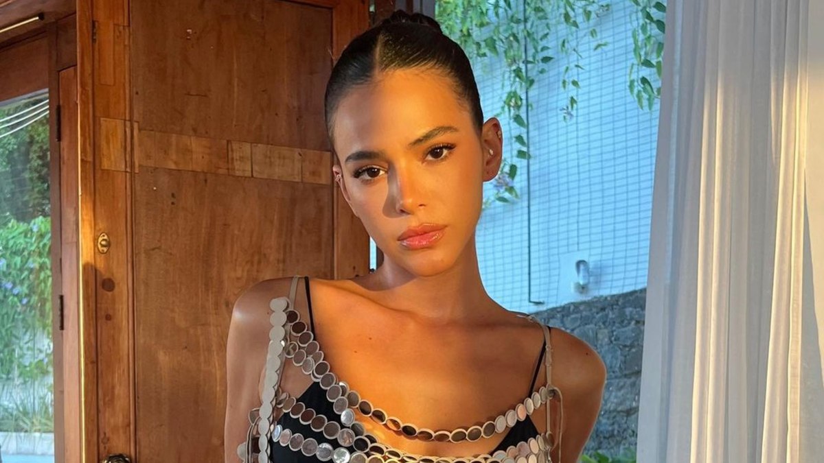 Besouro Azul chega aos cinemas com Bruna Marquezine • Jornal Diário do Pará