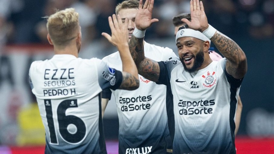 Corinthians e Athletico-PR se enfrentam nesta quinta-feira