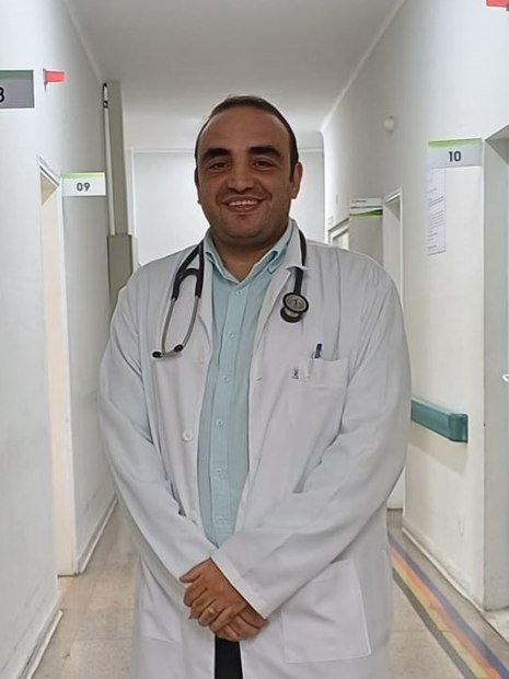 Imagem mostra dr. Omar