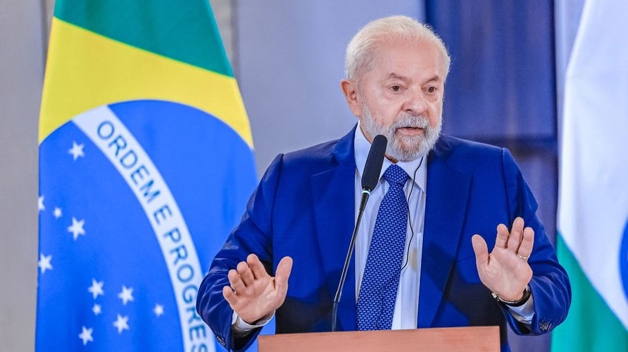 Lula critica previsões de “pessimistas” para economia do país e cobra ministros por relação com o Congresso