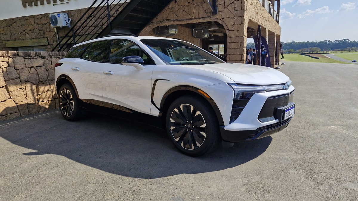 Blazer EV impressiona pelo visual e desempenho, mesmo a pista não sendo seu habitat natural