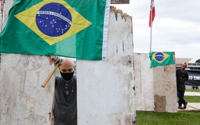 ONG Rio de Paz organiza protesto em frente ao Congresso Nacional