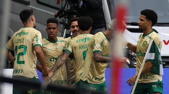 Palmeiras goleia o Criciúma e assume a vice-liderança do Brasileirão