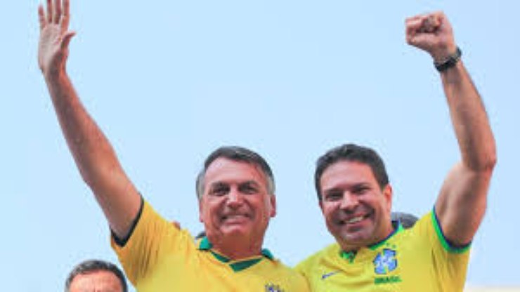 Bolsonaro condiciona candidatura à força de Lula nas pesquisas