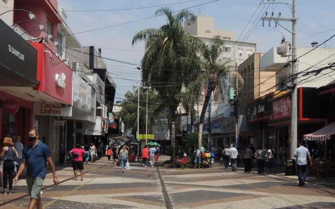 Dia dos Namorados: Comércio de Araçatuba tem horário especial nesta terça