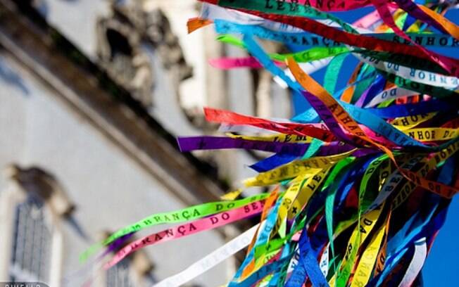 As fitas coloridas que ficam nas grades da igreja do Bonfim são símbolo marcantes da Bahia