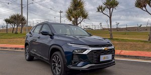 Chevrolet Tracker melhora na linha 2026, mas sem surpresas