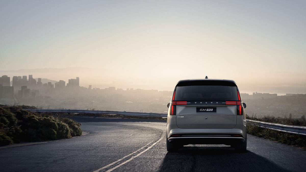 Volvo lança Minivan de R$ 560 mil com interior de jato executivo