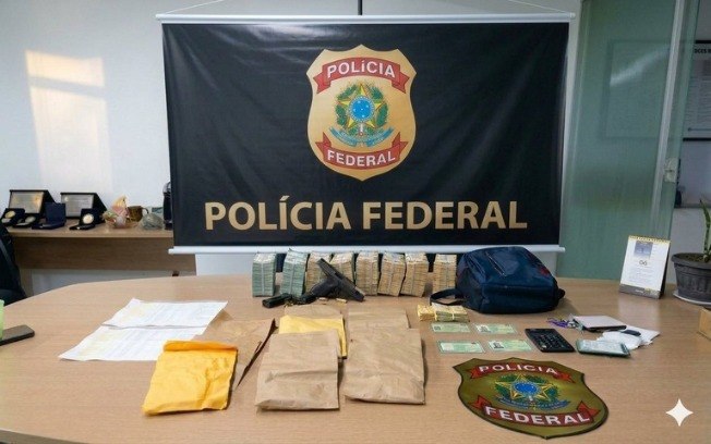 Em Alagoas foram apreendidos arma de fogo, envelopes com dinheiro e listas com nomes.