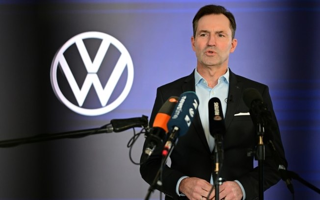 O diretor-gerente da Volkswagen, Thomas Schaefer, durante coletiva de imprensa em Berlim, em 20 de dezembro de 2024