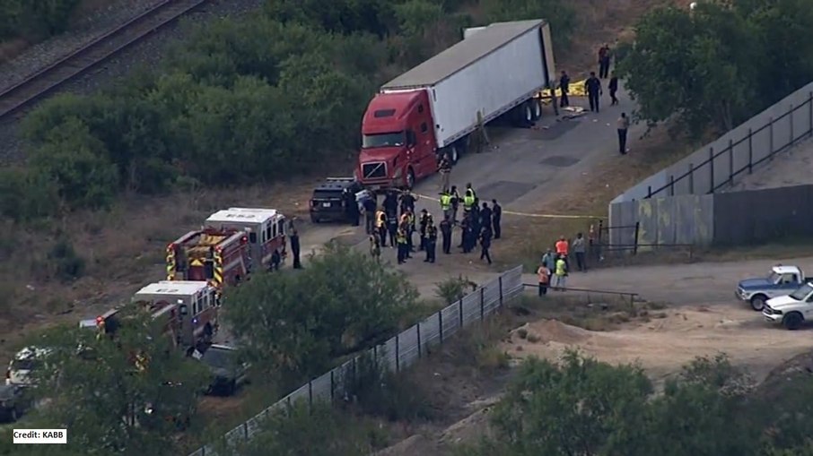Caminhão com 46 corpos dentro foi abandonado em estrada do Texas