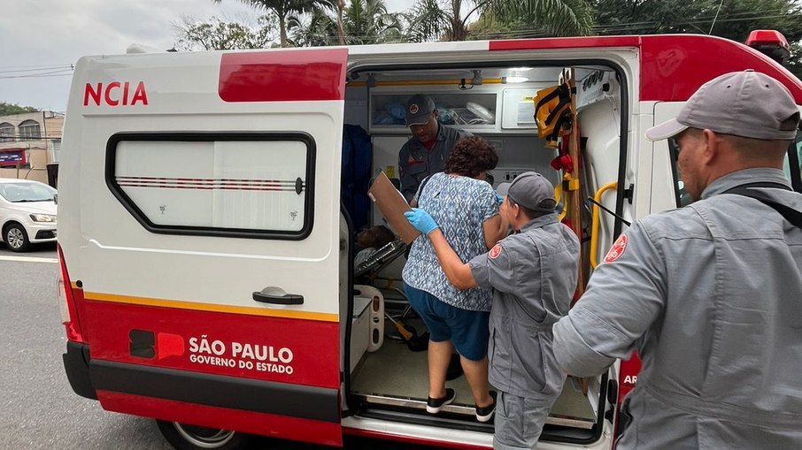 Bombeiros têm ajudado a socorrer emergências médicas Bombeiros têm ajudado a socorrer emergências médicas