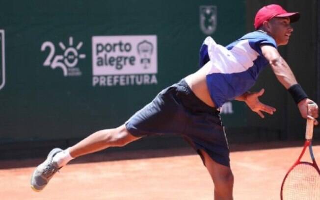 Gustavo de Almeida avança às semis do Brasil Juniors Cup