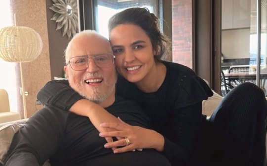 Carlos Alberto elogia esposa 40 anos mais jovem
