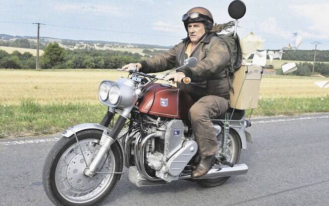 Gerard Depardieu viaja com uma Munch 4TTS 1200 de 1969 em “Mammuth”