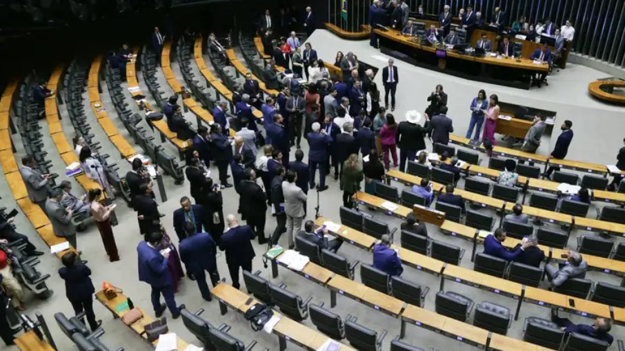 Recursos foram liberados na véspera da semana final de votações no Congresso