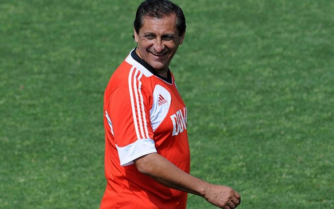 Após relação conturbada na Argentina, Ramón Díaz e Coudet se reencontram Após relação conturbada na Argentina, Ramón Díaz e Coudet se reencontram