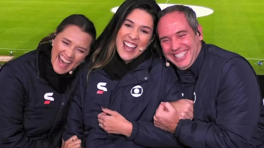 Renata Silveira anuncia gravidez ao vivo na Globo Renata Silveira anuncia gravidez ao vivo na Globo