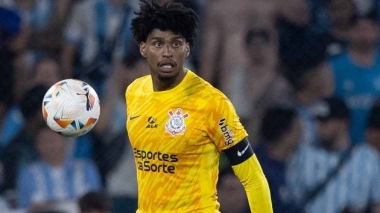 Hugo Souza dá alerta após classificação no sufoco: ‘Não sermos os nossos próprios vilões’