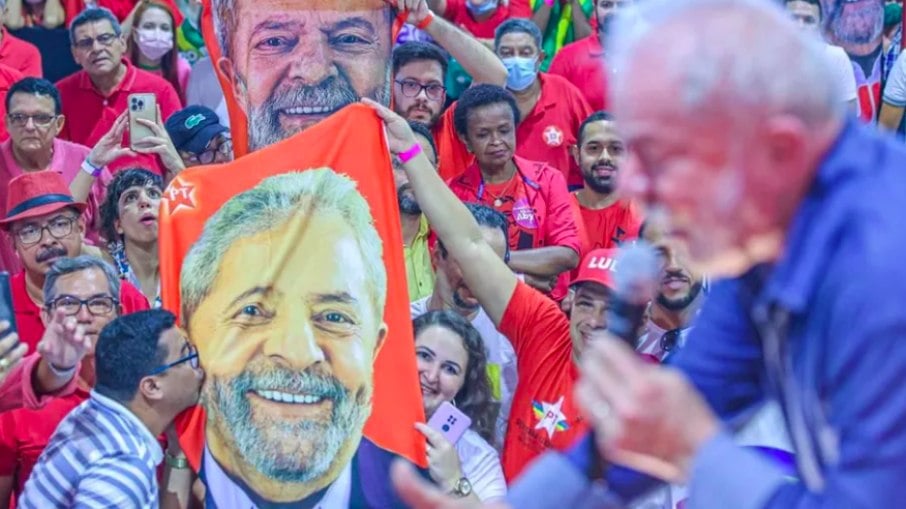 Lula em ato de pré-campanha em Aracaju