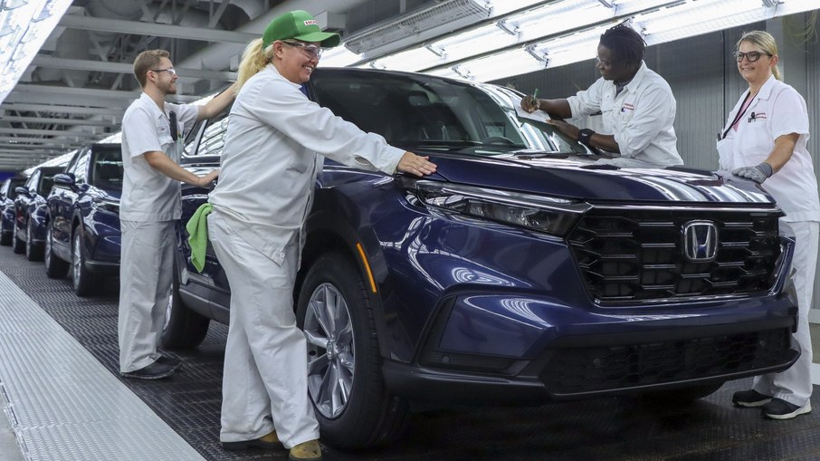 Honda CR-V 2023 sai de linha de montagem no Canadá, mas também será fabricado nos EUA