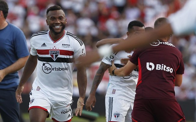 São Paulo vira sobre o Botafogo-SP e termina líder de seu grupo