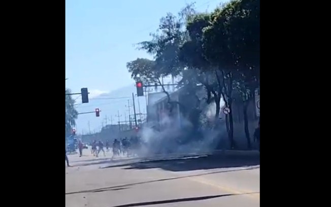 Torcedores de Vasco e Flamengo se enfrentam em Mesquita